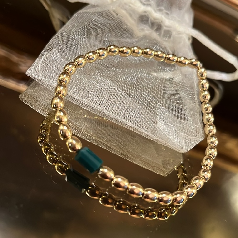 Emerald Jade Stretch Bracelet - Picture 1 of 4
